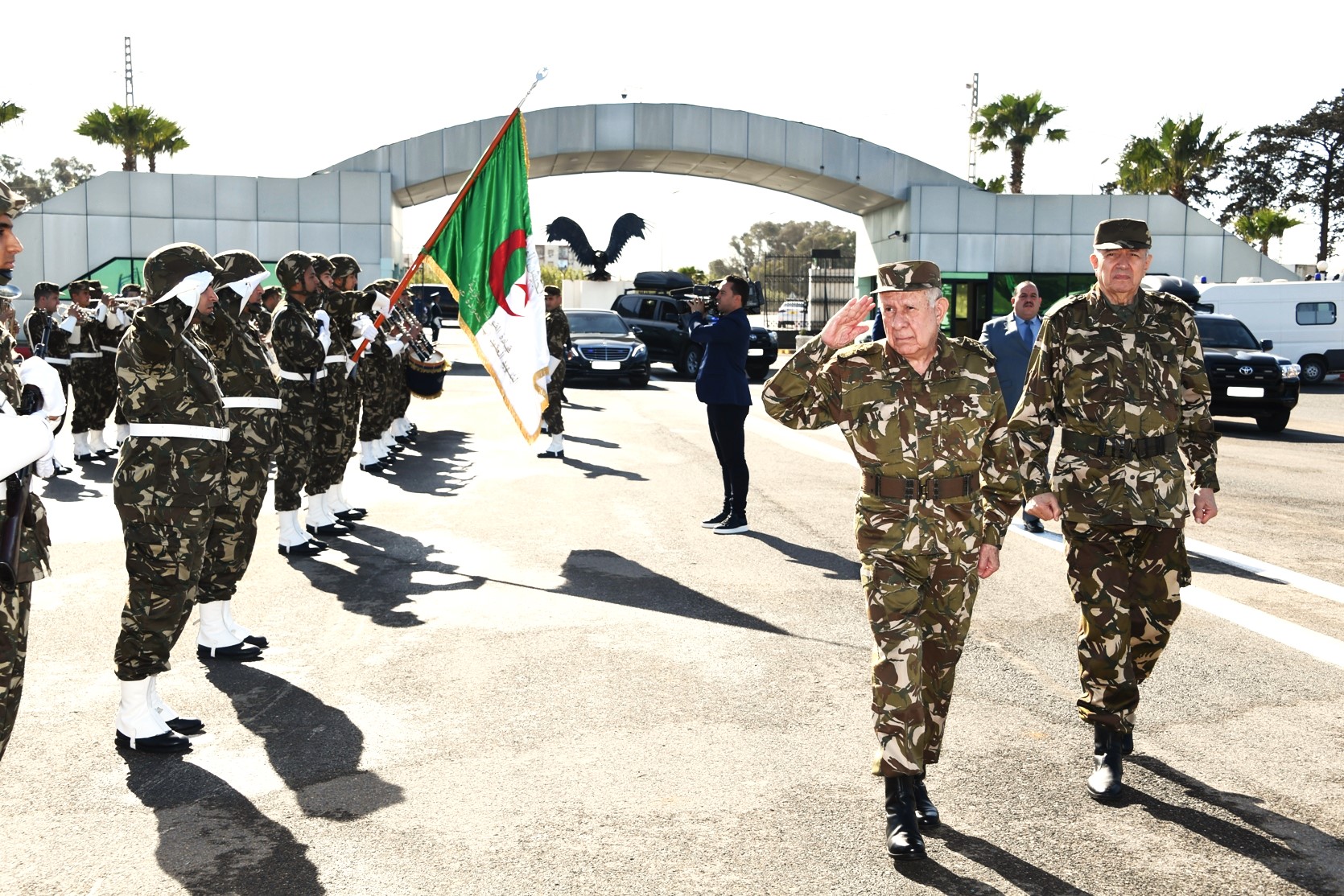 سعيد شنقريحة الفريق أول للجيش الجزائري يؤكد على مركزية الفرد و عالمية الرهان لدى الجيش الجزائري